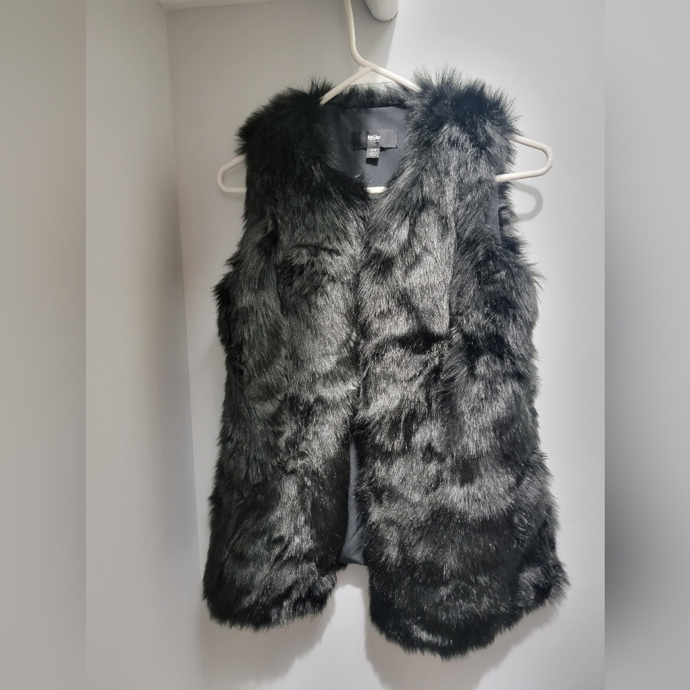 Black fur coat (vest)